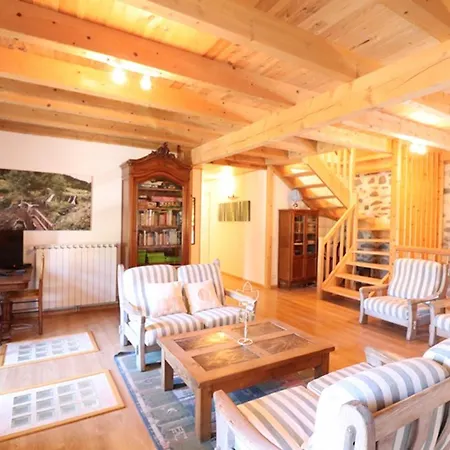 Дом отдыха Maison De Montagne Renovee, 12 Pers, Prat De Bouc Prox., 6 Ch, Internet, Terrain, Loisirs Varies - Fr-1-742-63 Paulhac (Cantal)